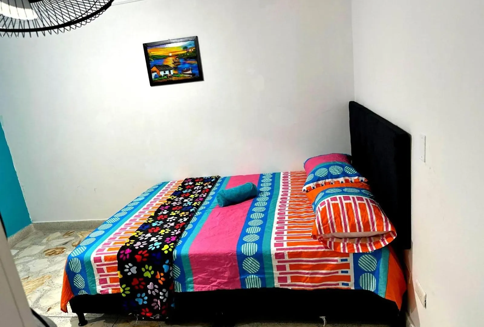 아파트 Your Home Away From Home 메딜린